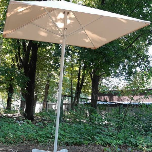 Большой уличный пивной барный зонт 4х4 м с клапаном